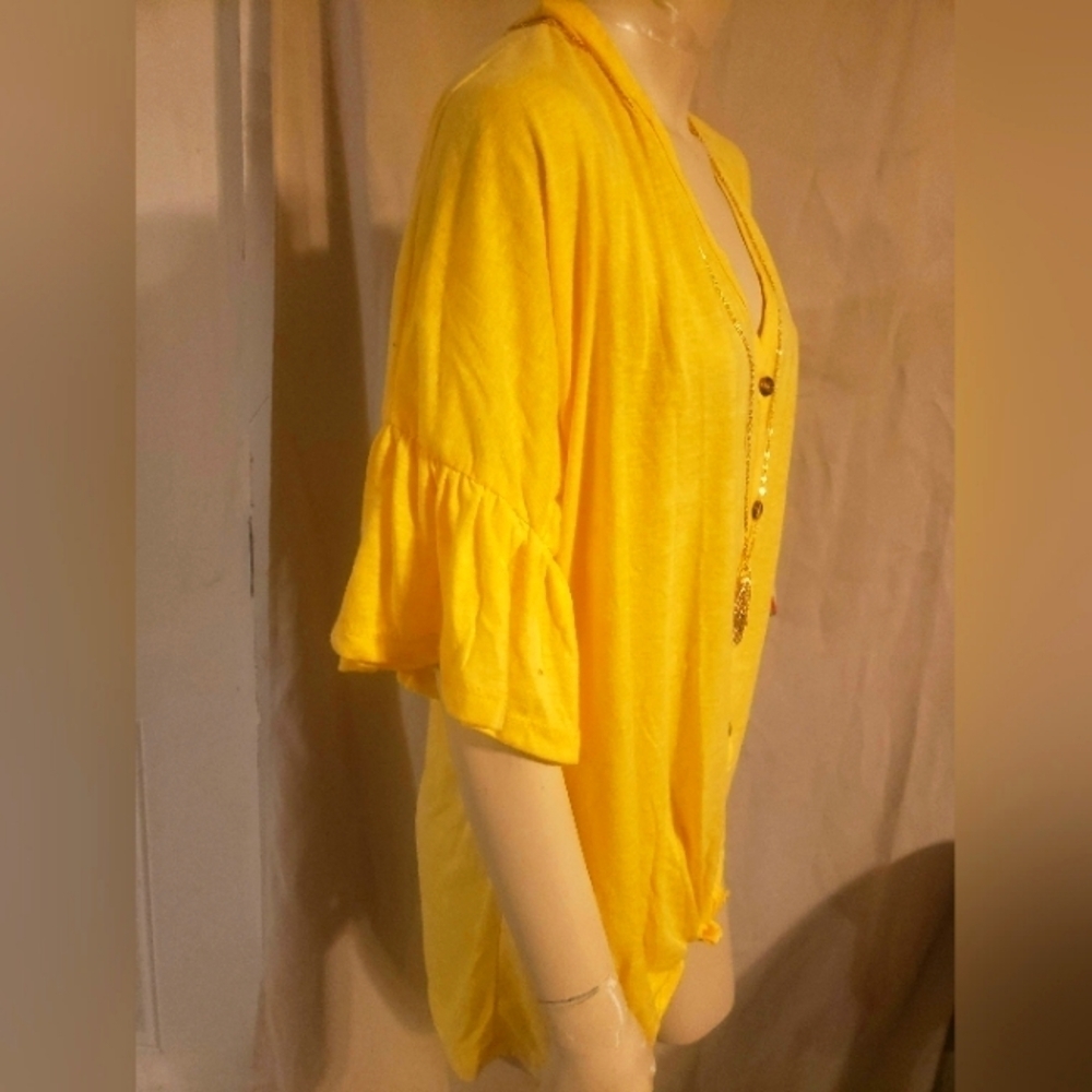 Bobbie Brooks Blouse and Necklace Duo